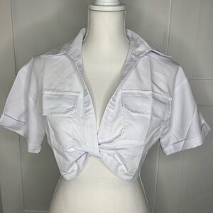 Cropped white beach t-shirt blouse in a size extra small